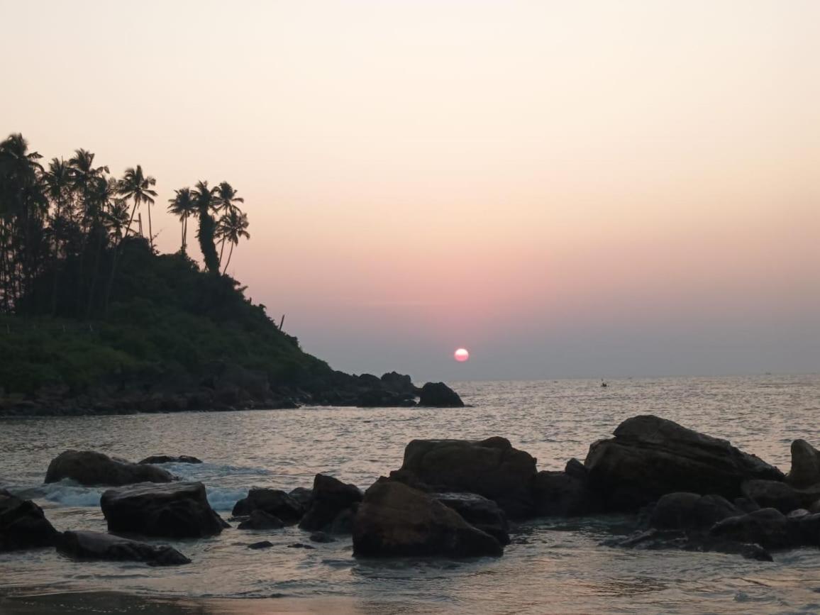 Pacific Sunset View Palolem Hotel Exterior photo