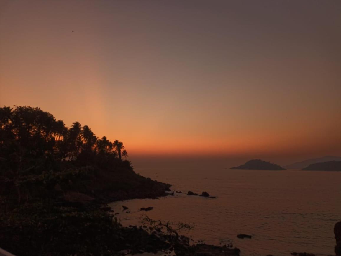 Pacific Sunset View Palolem Hotel Exterior photo